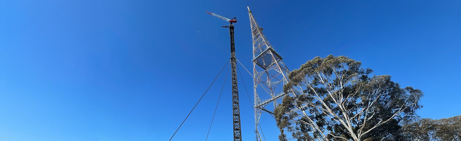 Crane radio communication system banner for desktop display
